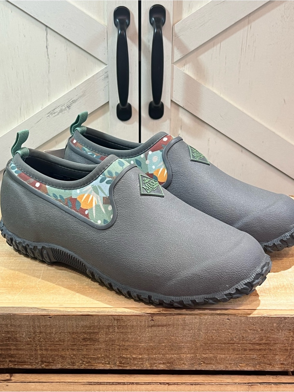 Original Muck Boot Co Green Muckster Low Slip on Waterproof Shoes Size 6 NWT - Picture 2 of 8